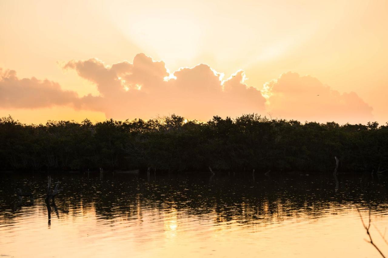 Отель La Casa De Mia Holbox Экстерьер фото